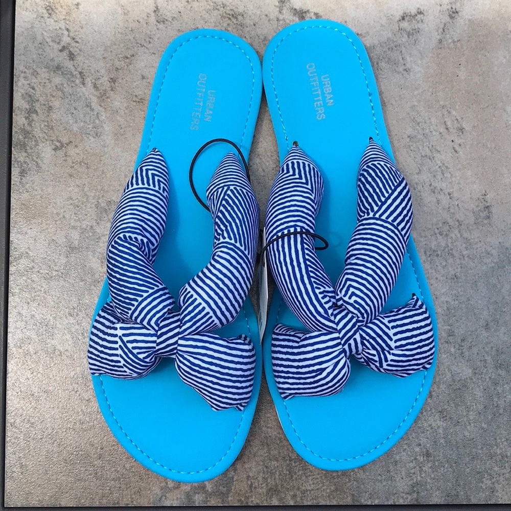 MAKE AN OFFER! 🌺 NWOB Urban Outfitters Open Toe Striped Slippers
